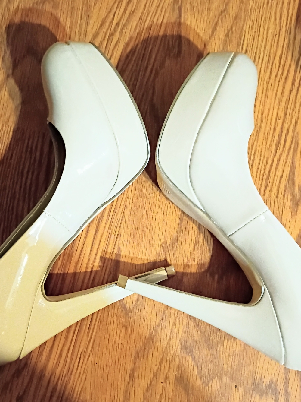 GUESS Cream Patent Platform Heels